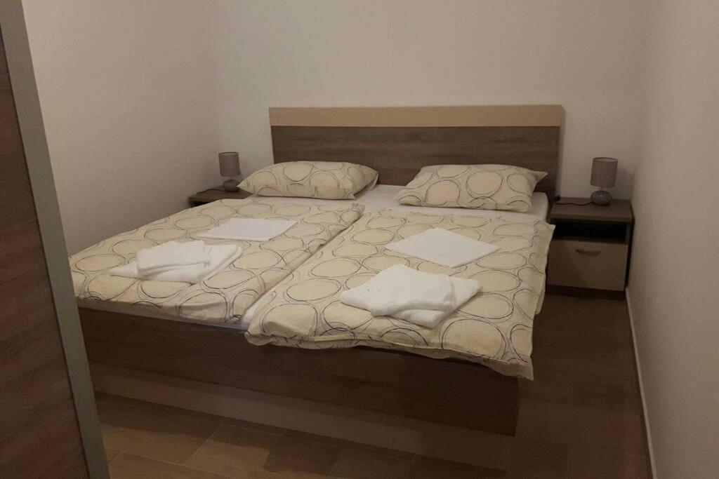 Апартаменты Apartman Jercic Дуги-Рат Экстерьер фото