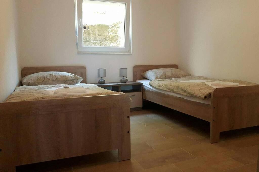 Апартаменты Apartman Jercic Дуги-Рат Экстерьер фото