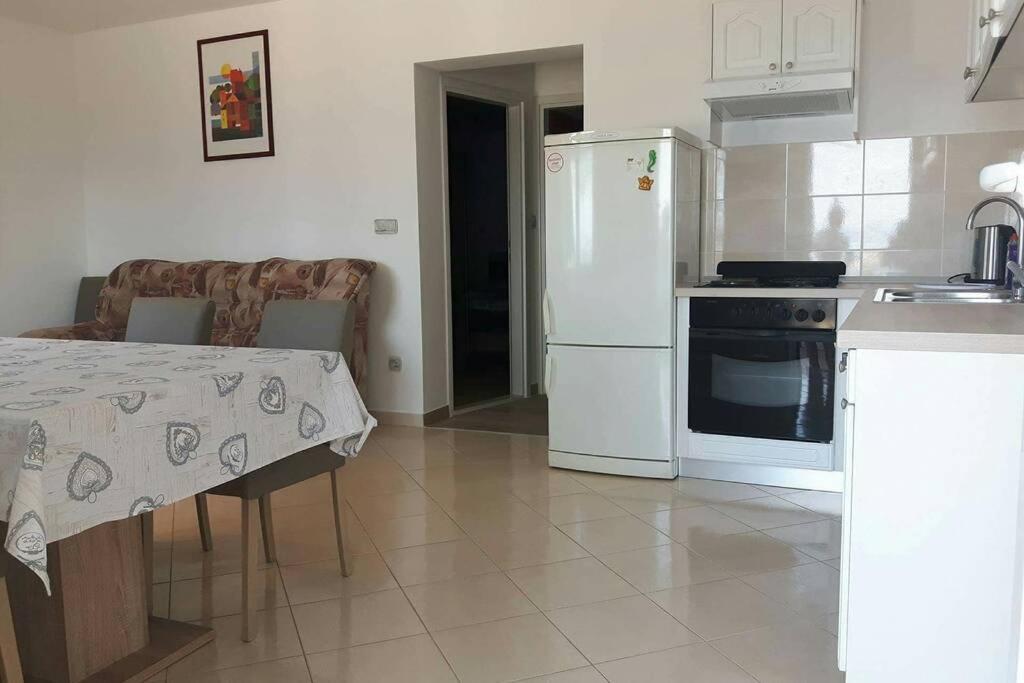 Апартаменты Apartman Jercic Дуги-Рат Экстерьер фото